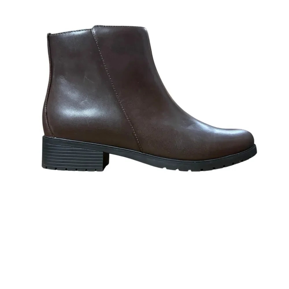 Trotters Margo Short Size Zip Bootie Size 9.5 NEW